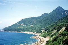 屋久島の海と山(鹿児島県上屋久町永田、1998年9月4日)