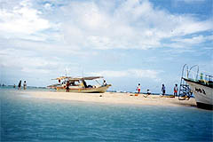 グラスボートから見た百合が浜（鹿児島県与論町、1998年9月9日）