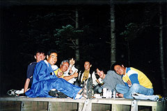 島で出会った方々と(礼文島香深井のキャンプ場、1998年8月12日)