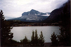 Many Glacier Campgroundからの風景（Many Glacier Campground、1999年8月10日）